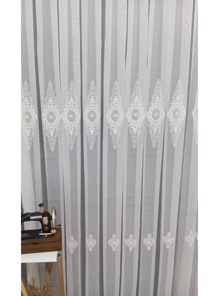 Taç Nakışlı Kort Damask Salon Model Tarz Tasarım Optima Exculusive Taç Nakışlı Kort Damask Salon Model Tarz Tasarım Optima Exculusive